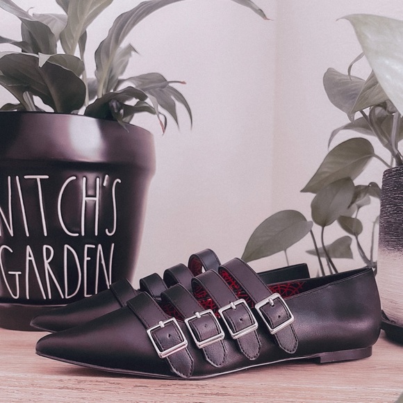 strangecvlt Shoes - Strangecvlt Coven Flat Black EUC